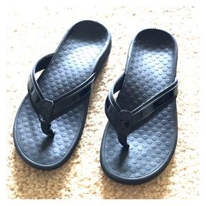 Vionic Black Patent Flip Flop Sandals sz7